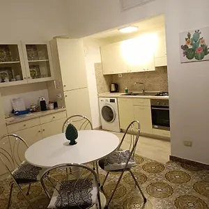 a-mennulara-casa-vacanza-taormina-centro.taorminaitalyhotels.com/